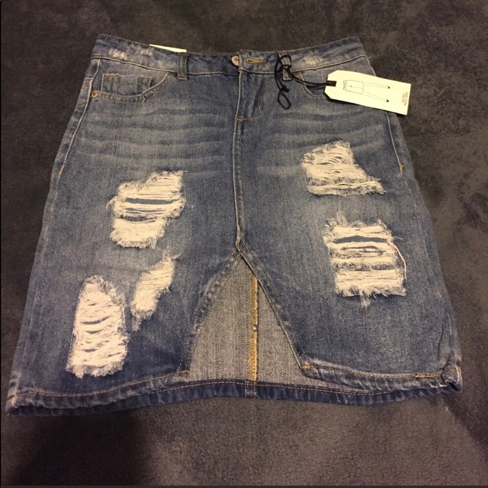 cute Jean skirt!